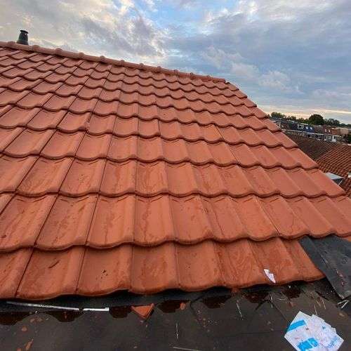 Dakdekker Bunnik vlak pannendak met lekkage